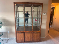 China Cabinet with light - Free