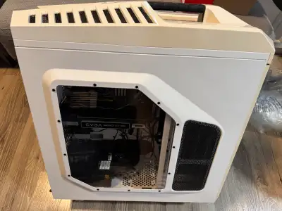 -CoolerMaster Stryker full ATX case (white) -Intel i7 4700 CPU -ASUS Z87-A motherboard LGA 1150 sock...