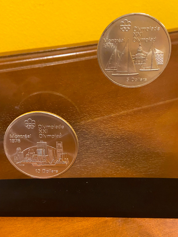 1976 Montreal Canada Olympic Silver Coins in Lucite Bookends in Arts & Collectibles in Oshawa / Durham Region - Image 2