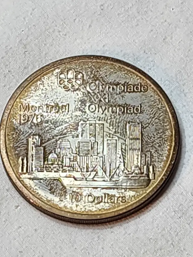 1976 $10 Montreal Skyline Olympic Sterling Silver Coin 1973 in Arts & Collectibles in City of Toronto - Image 3