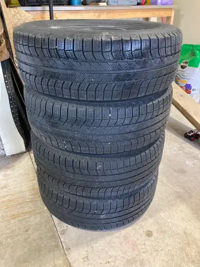 Tires are on steel rims 5x114.3 bolt pattern 71.6mm bore. Common for some Ford, Chrysler, Kia vehicl...