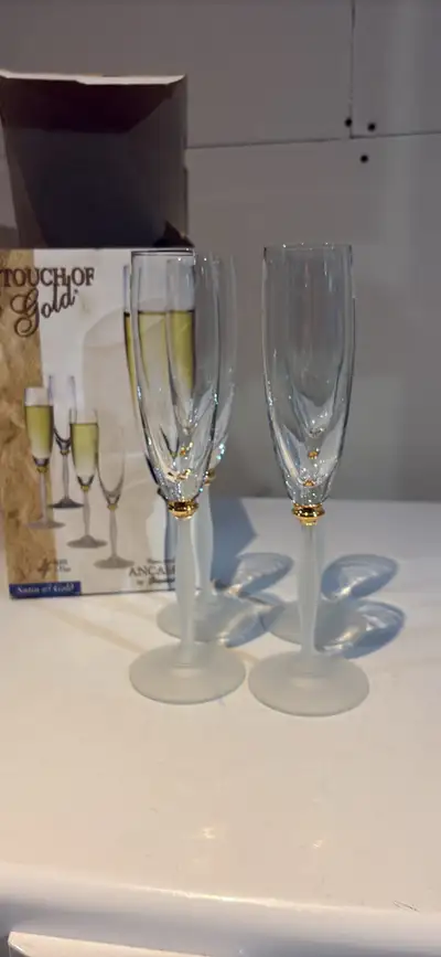 Flûte à champagne satiné doré (4)  - Utilisé une fois, View more