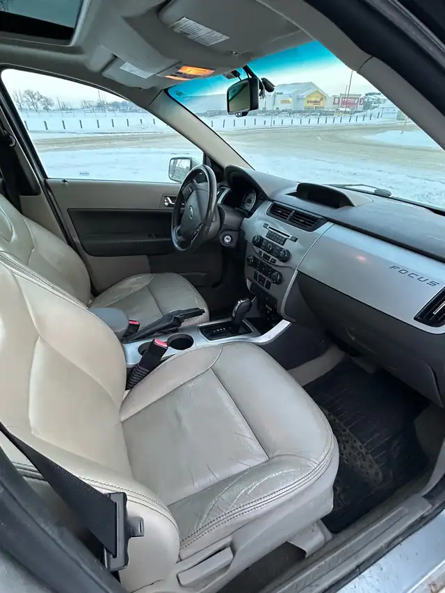 2009 Ford Focus in Cars & Trucks in Regina - Image 6