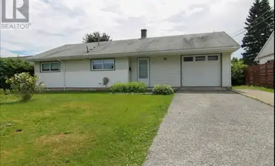 3 bedroom Ranch house for sale attached Garage and driveway.Walking distance to downtown and backyar...