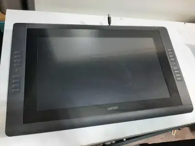 This Wacom DTK-2200 is a used LCD tablet, perfect for digital artists and designers, with a screen s...