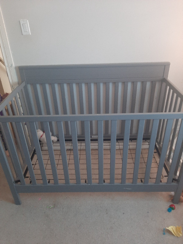 Baby crib in Beds & Mattresses in Oshawa / Durham Region