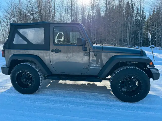 Jeep Wrangler 2016 in Cars & Trucks in Rouyn-Noranda - Image 5
