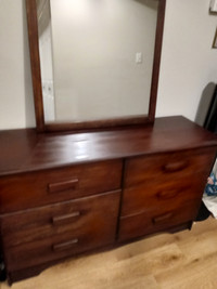 SOLID ALL WOOD 6 DRAWER DRESSER WITH MATCHING MIRROR