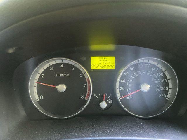 2009 Hyundai Accent in Cars & Trucks in Oakville / Halton Region - Image 4
