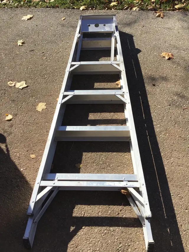 Aluminum step ladder 6 Feet grade II-225 lb capacity in Ladders & Scaffolding in Oakville / Halton Region - Image 4