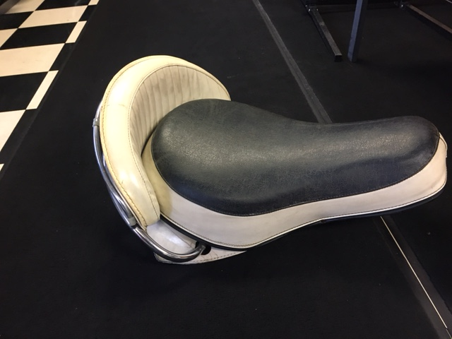 Harley Davidson Shovelhead / Panhead Buddy seat with springs in Motorcycle Parts & Accessories in Oshawa / Durham Region - Image 3