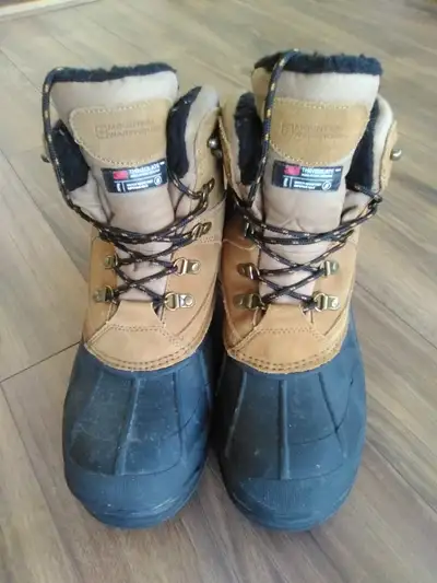 Mountain Warehouse winter boots, View more