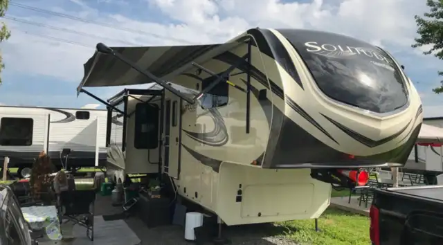 Fifth wheel, Solitude 2020 from Grand Design in RVs & Motorhomes in Calgary - Image 2