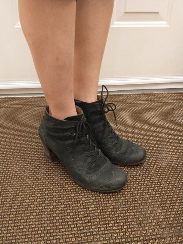 DKODE Leather Dark Green zip up Ankle Boots Size 40 in Women's - Shoes in Edmonton - Image 3