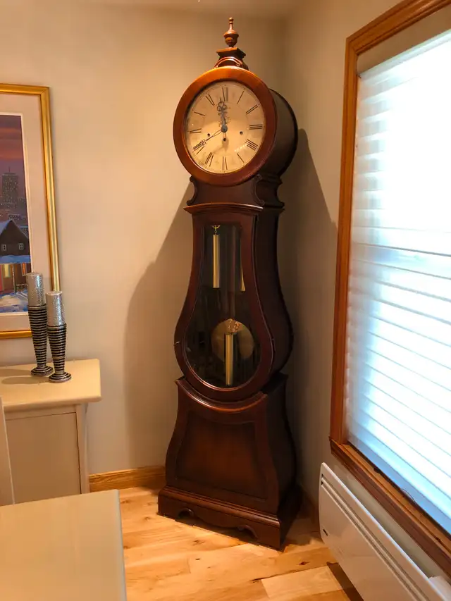 Howard Miller brand grandfather clock632350144075531228