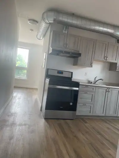 studio apartment in 8 Unit Commercial Building, Central Air