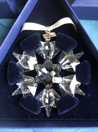 2010 SWAROVSKI Crystal STAR Christmas Ornament BRAND NEW IN BOX!