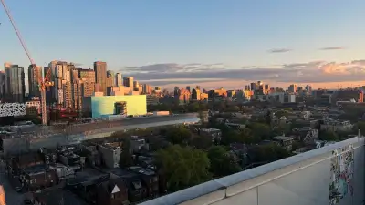 Toronto Private Bedroom in Apartment Sublet