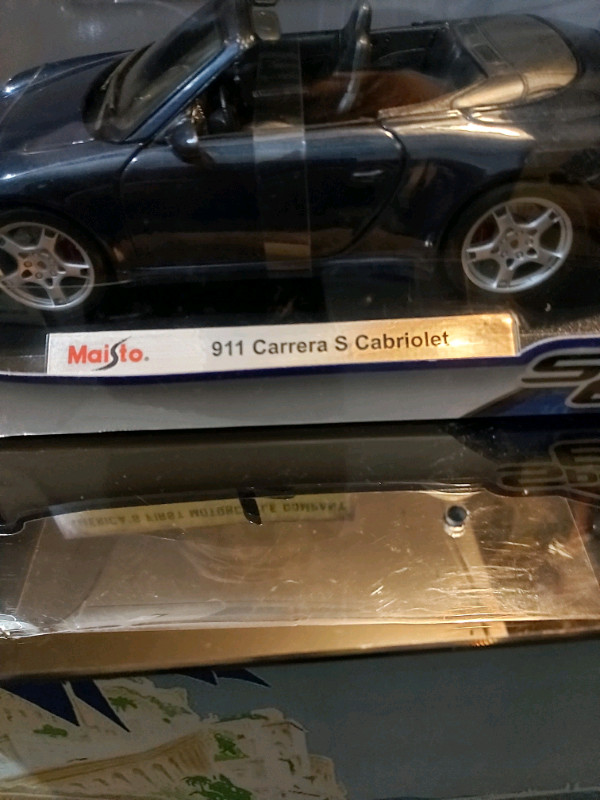 Diecast Cars & Trucks 1/18 th Scale
Porsche 911 in Toys & Games in Hamilton - Image 4