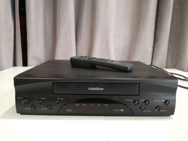 Goldstar VCR 4 HD - model C420m - VHS Cassette player with Remot in General Electronics in Oshawa / Durham Region