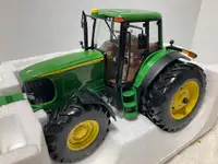 1/16 JOHN DEERE 7320 Farm Show Toy Tractor