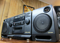 SONY CFD-440 BOOMBOX RECEIVER RADIO CD PLAYER  * MADE IN JAPAN