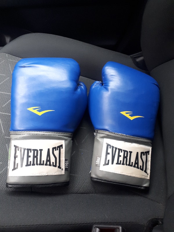 Boxing gloves 10 Oz Exercise Equipment City of Toronto Kijiji