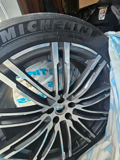 Set of 4 Porsche Macan summer rims and tires. Vehicle was 2016. Part No. 95B04462220 Michelin Pilot...