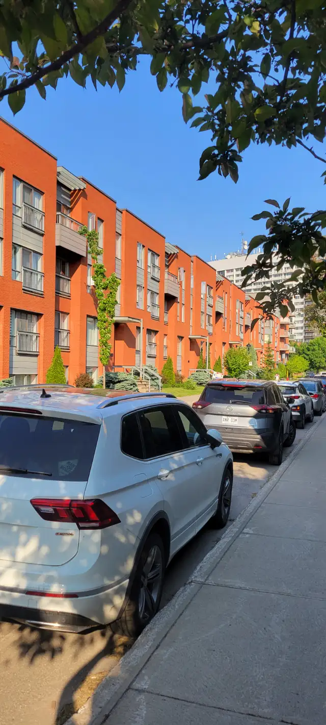 Private Room For Rent in Room Rentals & Roommates in City of Montréal - Image 10