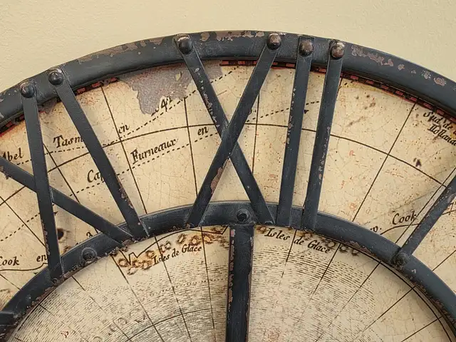 Oversized Rustic Wall Clock in Home Décor & Accents in Peterborough - Image 3