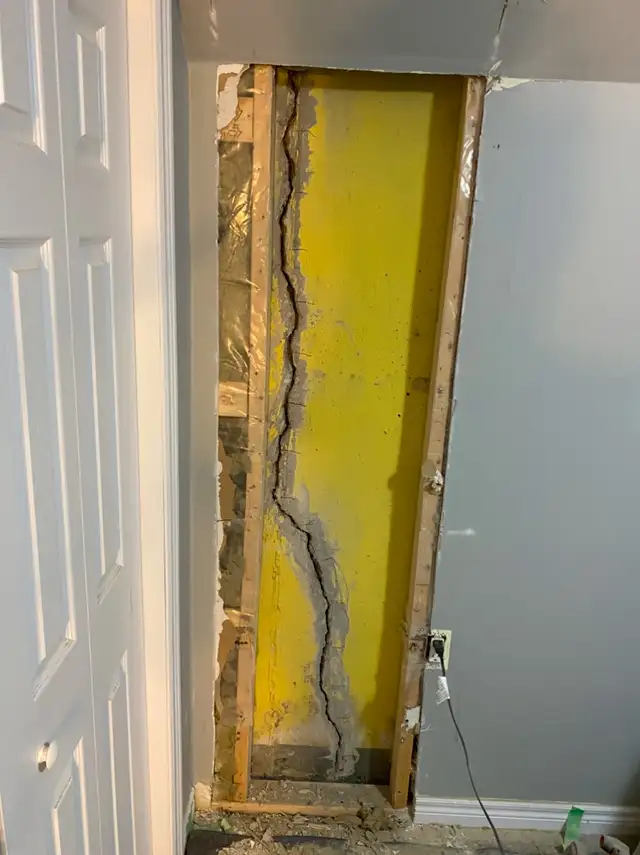 Custom Interlock Art For Flat Surfaces or Walls in Interlock, Paving & Driveways in Markham / York Region - Image 35