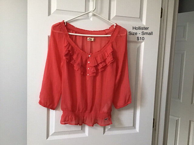 Women’s Top - Size Small in Women's - Tops & Outerwear in Moncton - Image 2