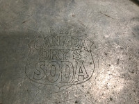 plateau de service / assiette vintage Canada Dry Soda