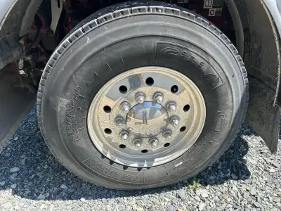 385/65R22.5 Tires and polished wheels with near new GITI Cam851 tires in very good condition, 10 bol...