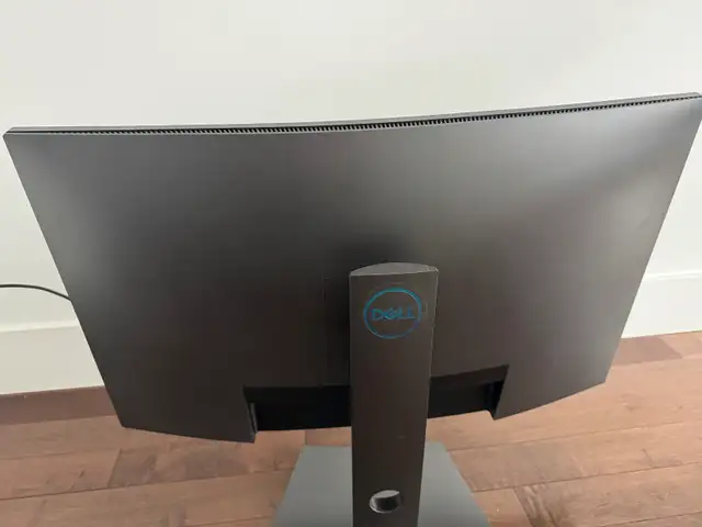 DELL S3220DGF in Monitors in Laval / North Shore - Image 3