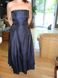Women's Dress - Black Fairweather Dress - Size 4 -Dark Navy Blue