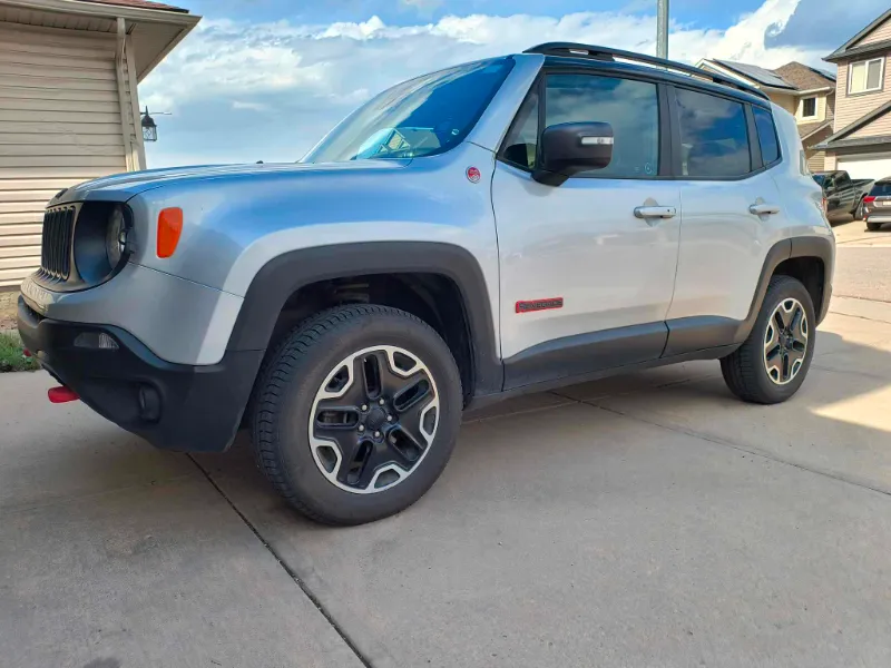 2016 JEEP Renegade Trailhawk (Trail rated 4x4)