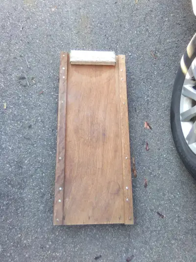 banc retro en bois avec roulette outil ideal de mecano atelier garage reparation entretien vehicule...