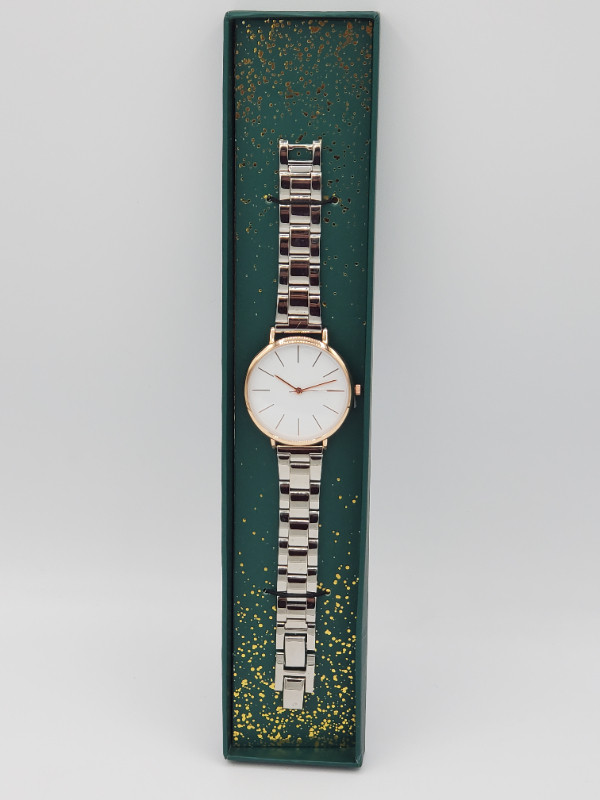 Espace Beauté Silver Ladies Watch brand new / montre pour femme dans Bijoux et montres  à Ouest de l’Île - Image 2