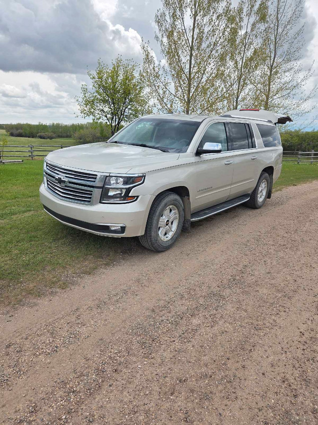 2017 Chevrolet Suburban in Cars & Trucks in Red Deer