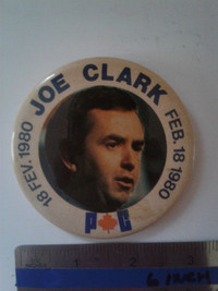 JOE CLARK 1980 PC PARTY FEDERAL ELECTION CAMPAIGN BUTTON