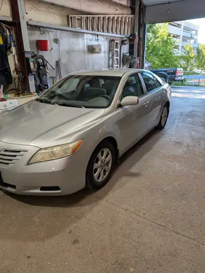 Selling a 2008 Toyota Camry car runs and drives good, had brakes all around recently and alternator....