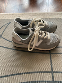 New balance soft grey and white unisex shoes