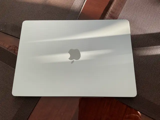 À vendre Mac 15’’ in Laptops in City of Montréal - Image 2
