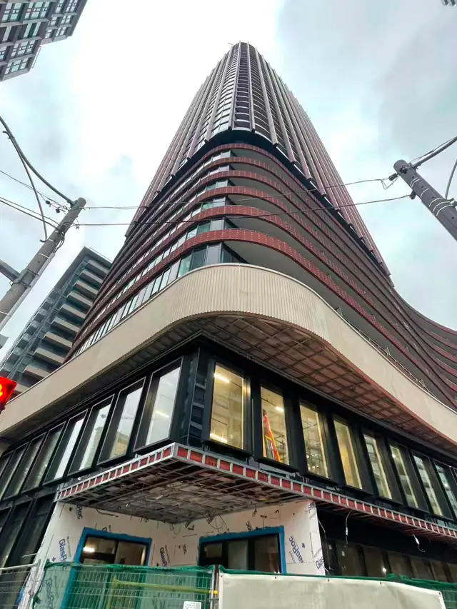 New condo 2 bedroom 2bathroom near Union Station rent by owner