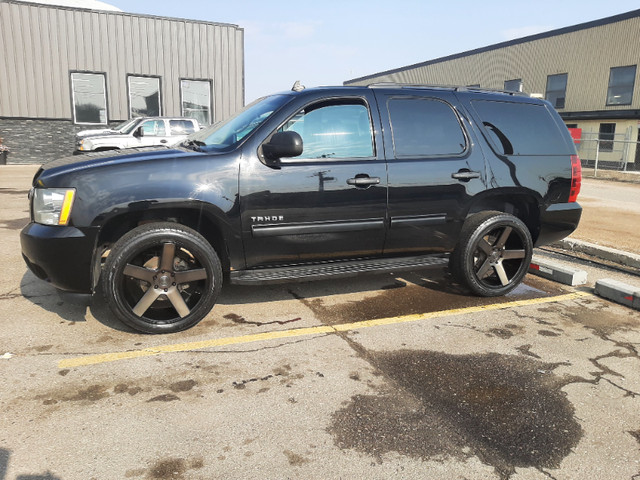 2014 Chevy Tahoe LS 4x4 for sale in Cars & Trucks in Calgary