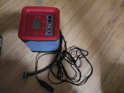 MOTORMASTER DIGITAL COMPACT INFLATOR FOR ALL TYPES OF TIRES OPEN BOX BUT NEW $40 CASH