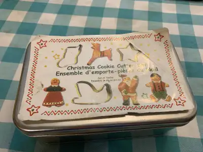 Christmas cookie cutter set, View more