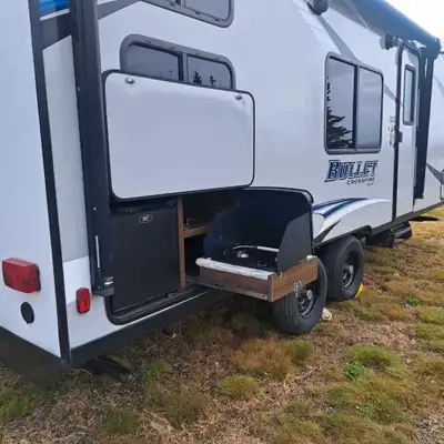 Not my trailer, posting for a family friend. 2018 Keystone Bullet 2200BH, weight is 3975 referred to...