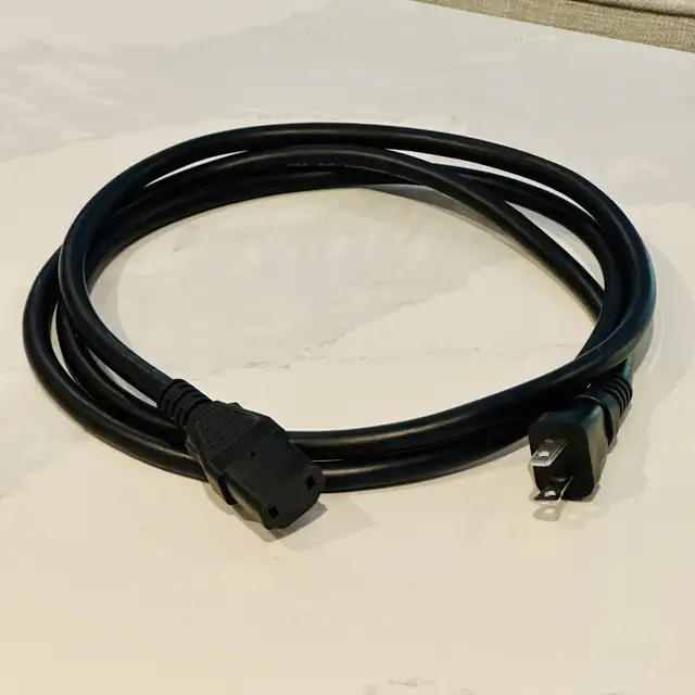 Vintage Two-Prong Synthesizer Power Cable in Performance & DJ Equipment in Saskatoon - Image 2